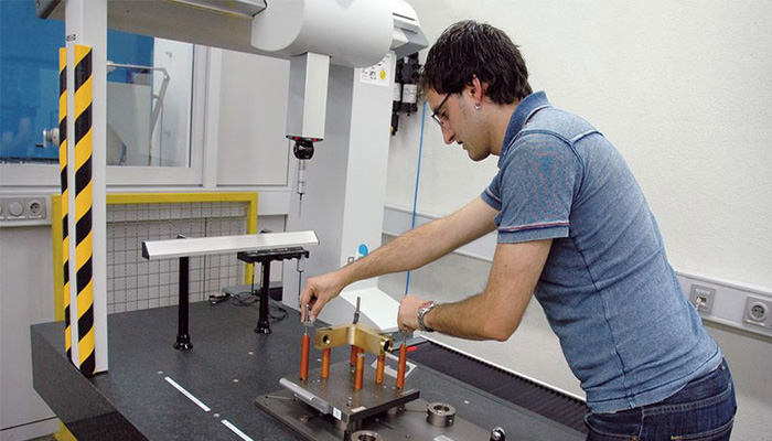 创新，为你<br>开拓进取，探索未来